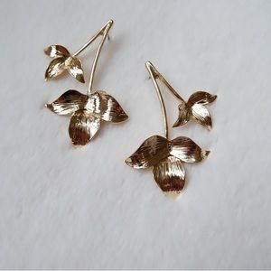 Zani Pretty Leaf Earrings